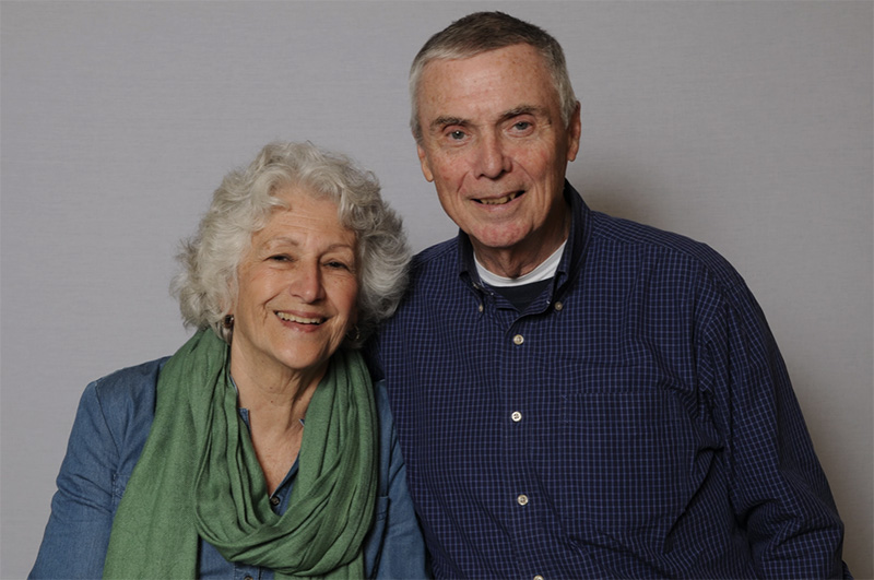 A portrait of ARTZ participants Nora and Bill smiling